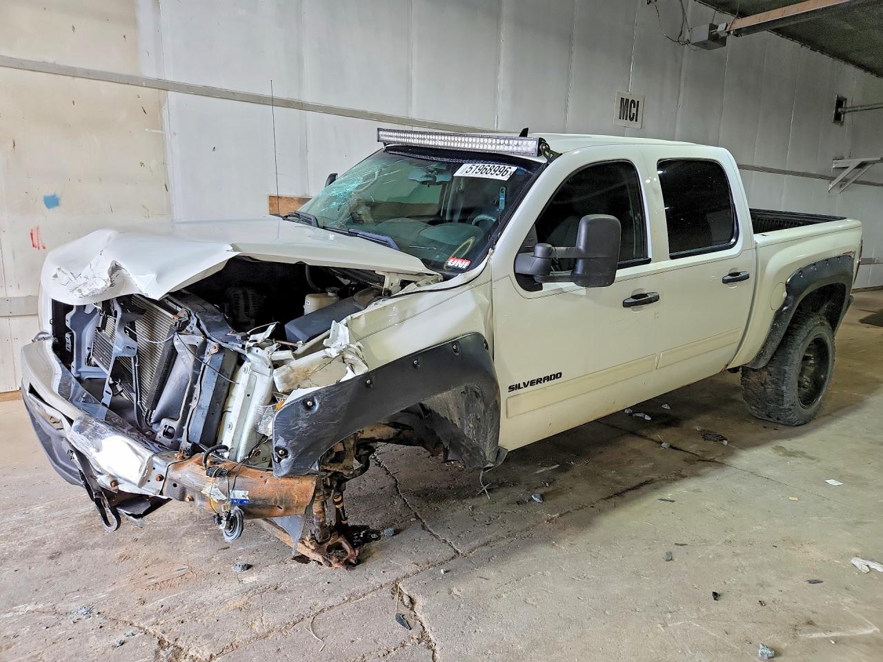 Salvage Chevrolet Silverado Image