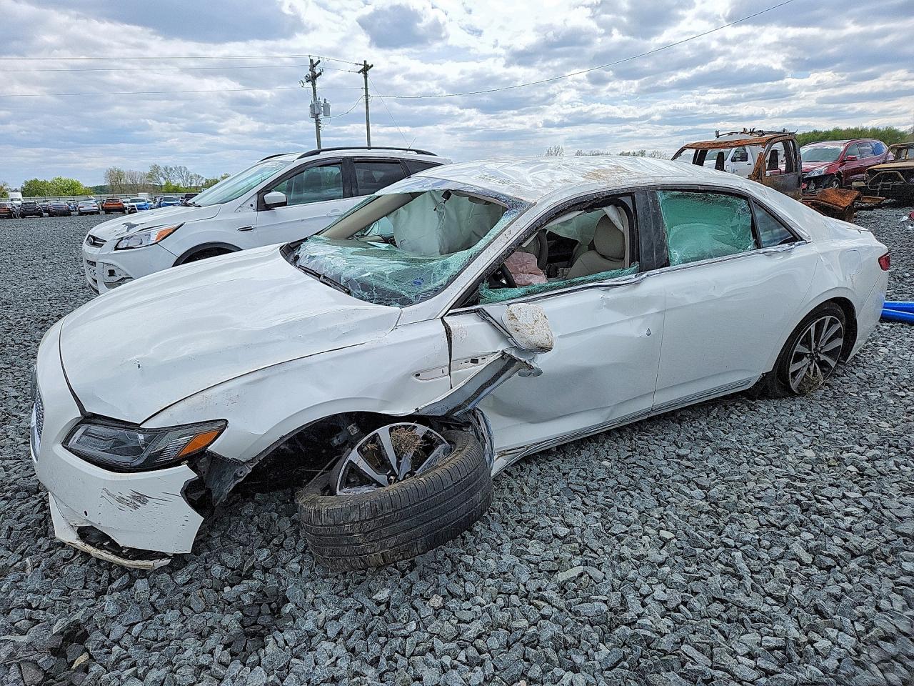 Salvage Lincoln Continental Image