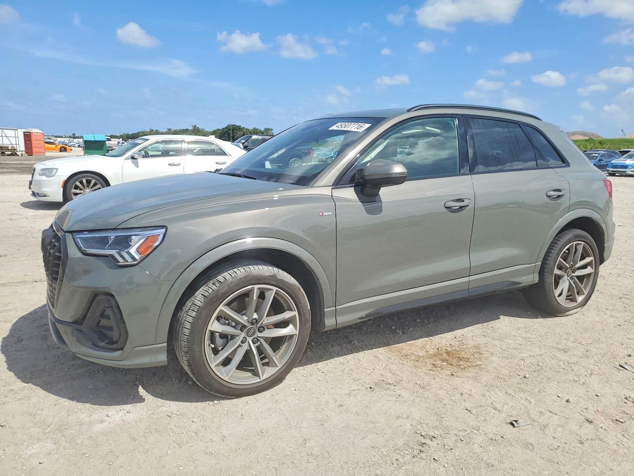 Salvage Audi Q3 Image