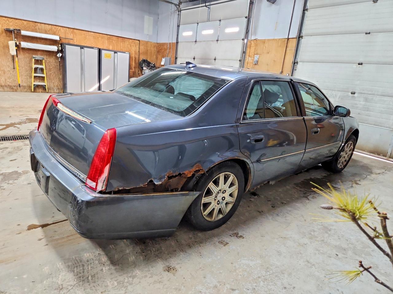 Cadillac DTS Premium Collection