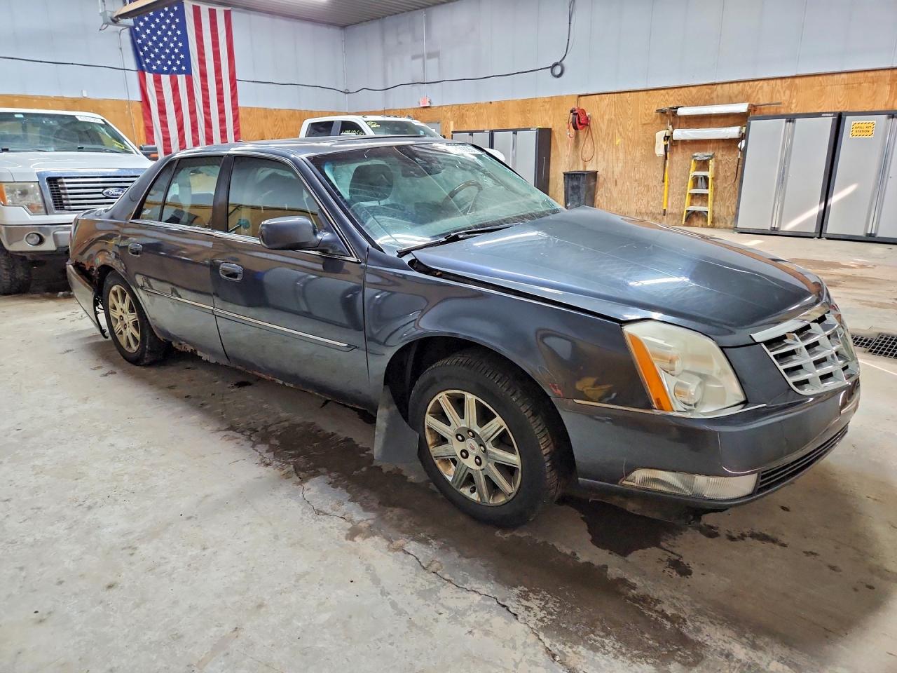 Cadillac DTS Premium Collection