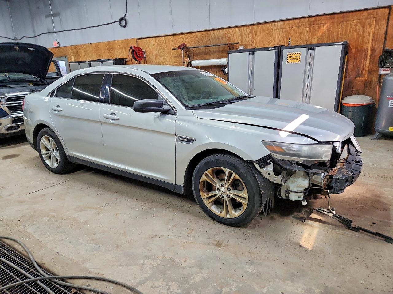 Ford Taurus Se