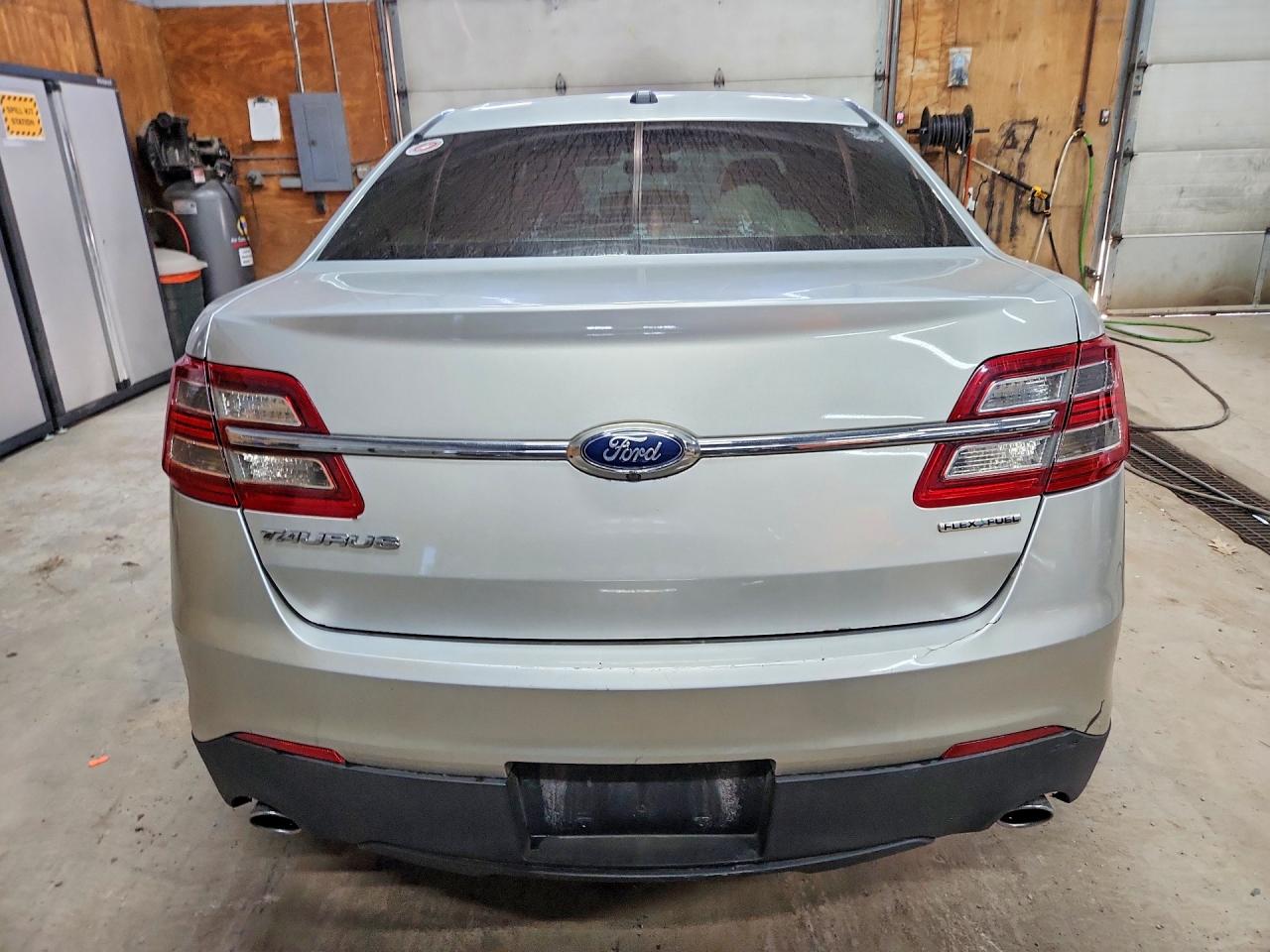 Ford Taurus Se
