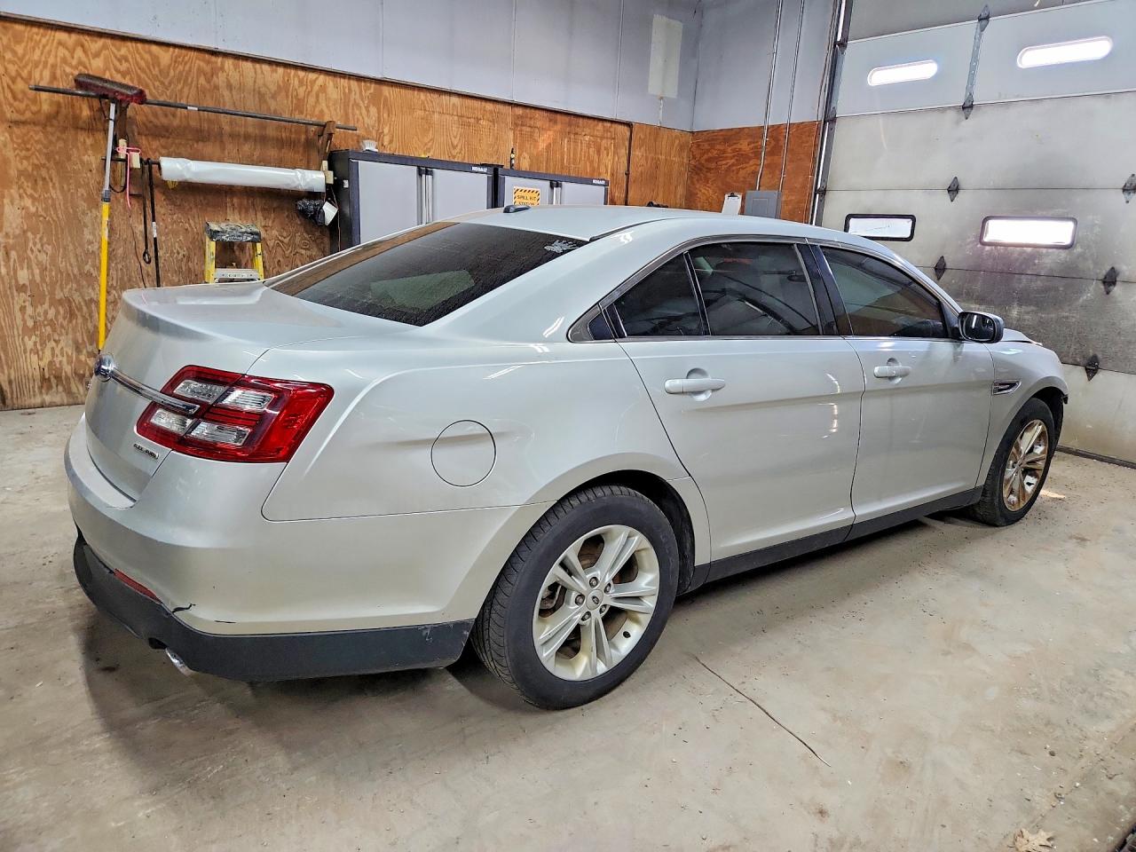 Ford Taurus Se