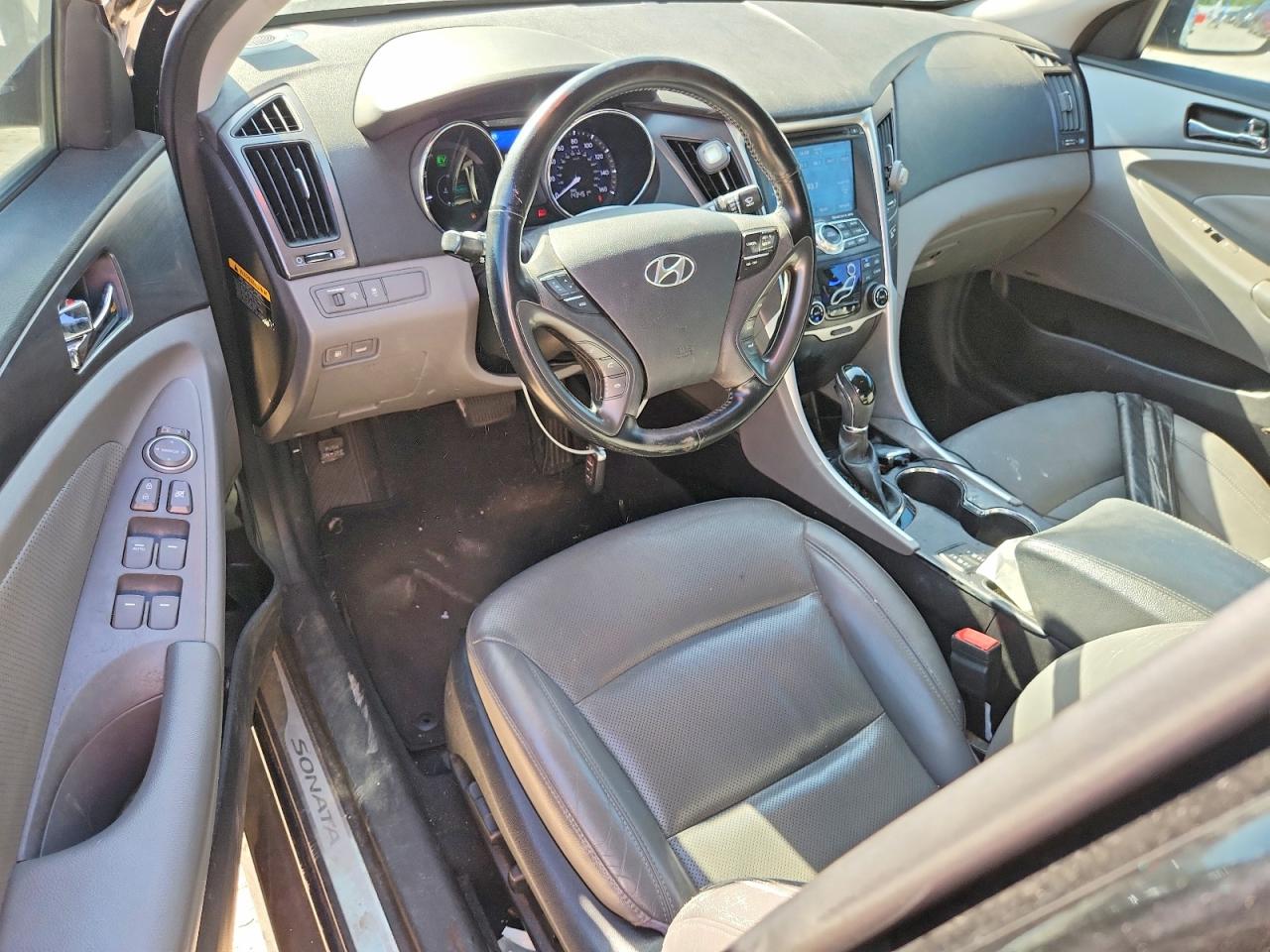 Hyundai SONATA Hybrid