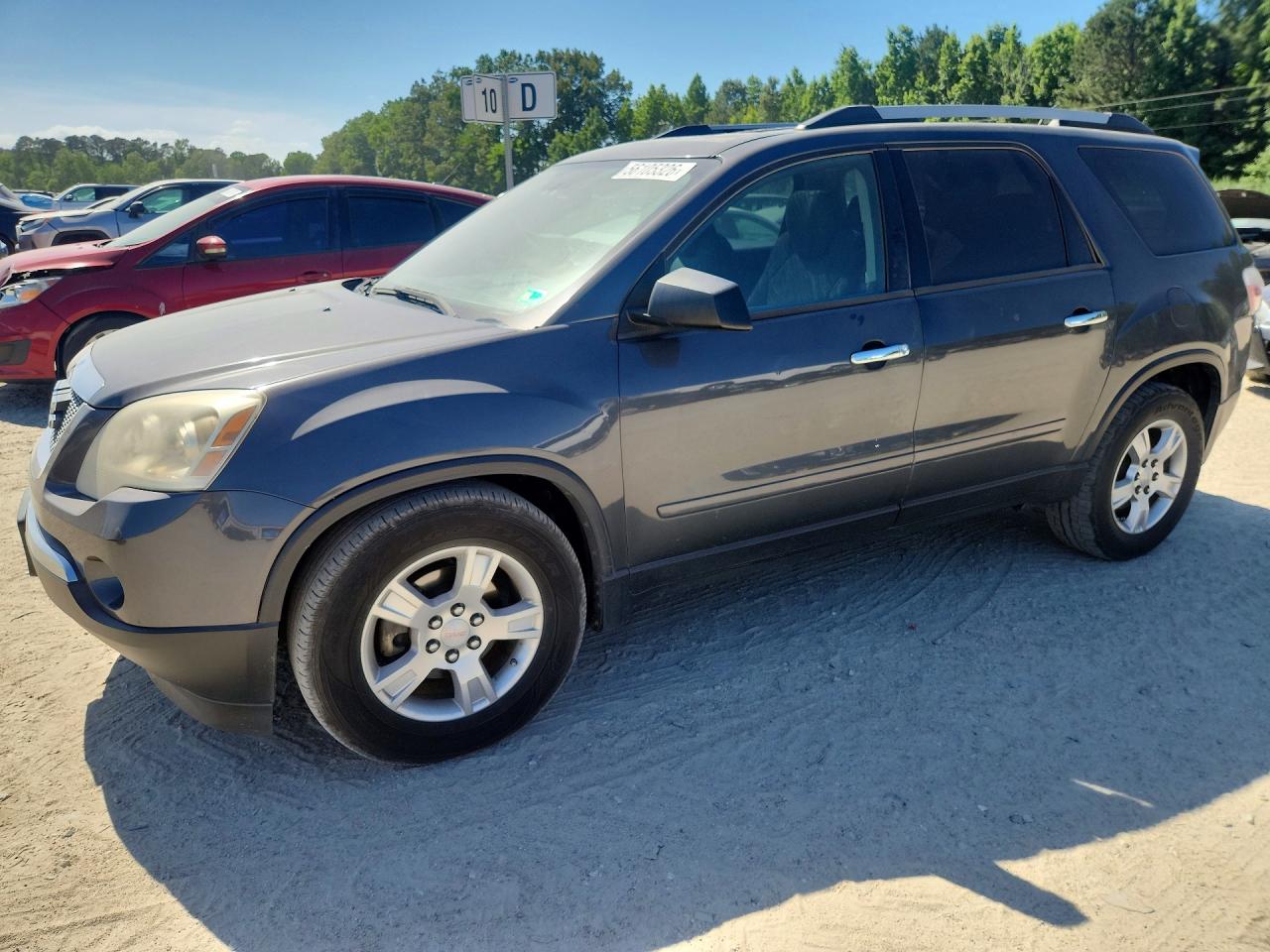 Salvage GMC Acadia Image
