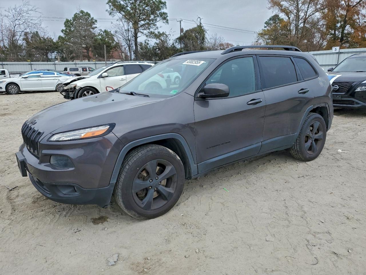 Salvage Jeep Grand Cherokee Image