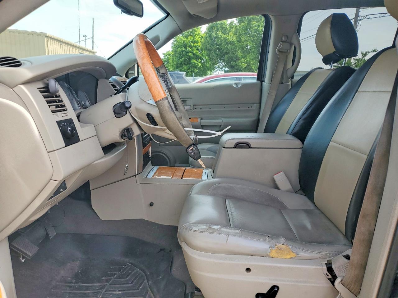 Chrysler Aspen Limited