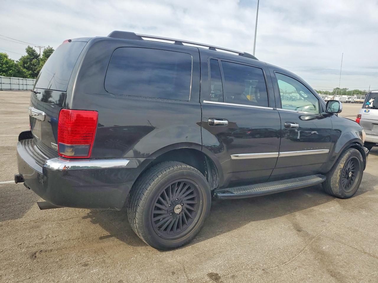 Chrysler Aspen Limited