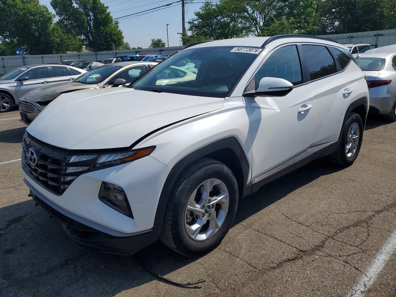 Salvage Hyundai TUCSON Image