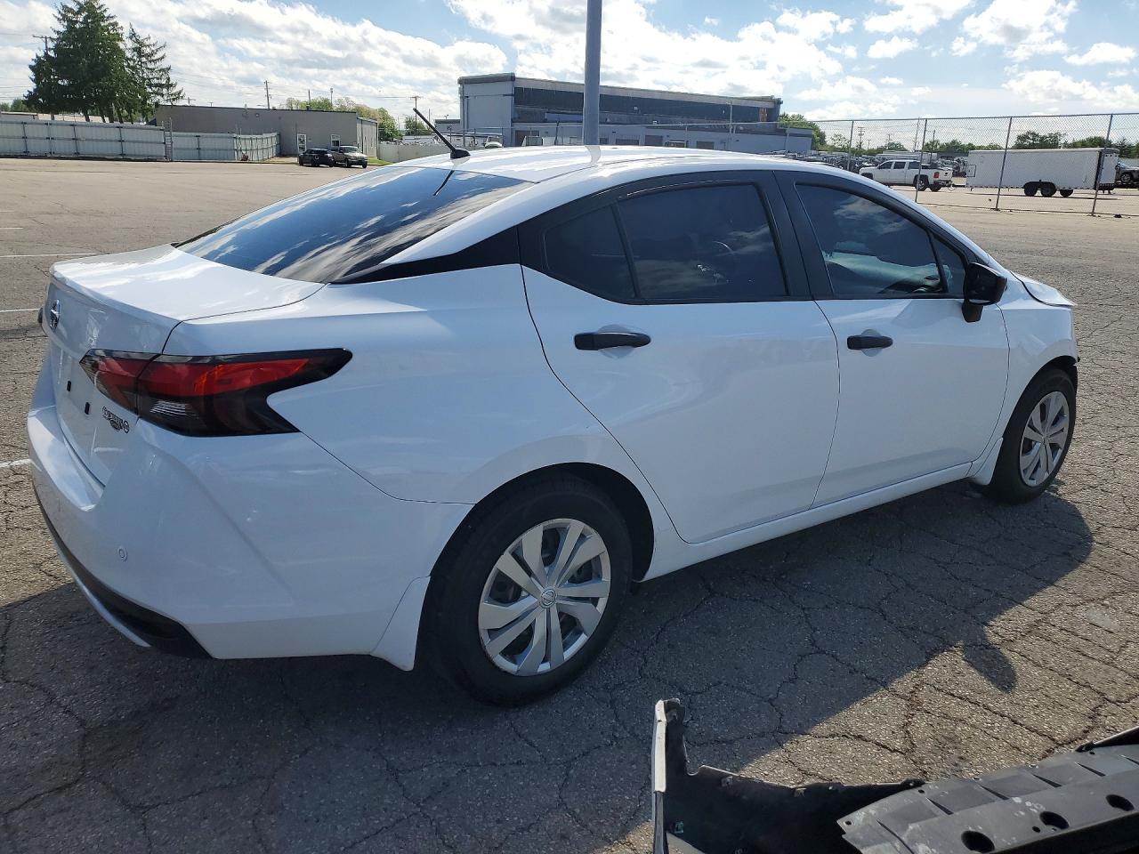 Nissan Versa S