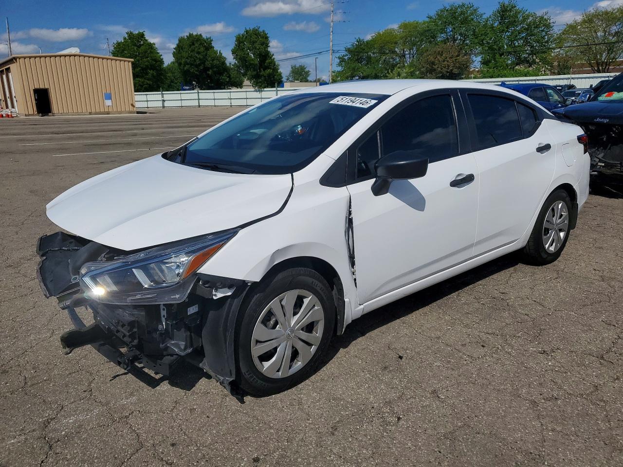 Salvage Nissan Versa Image