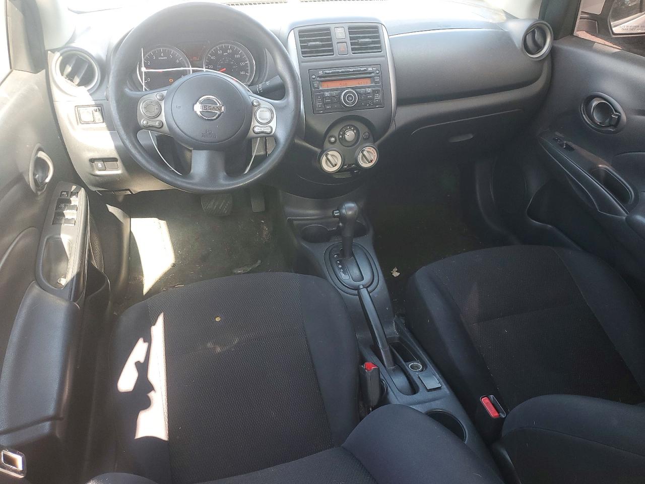 Nissan Versa 1.6 S