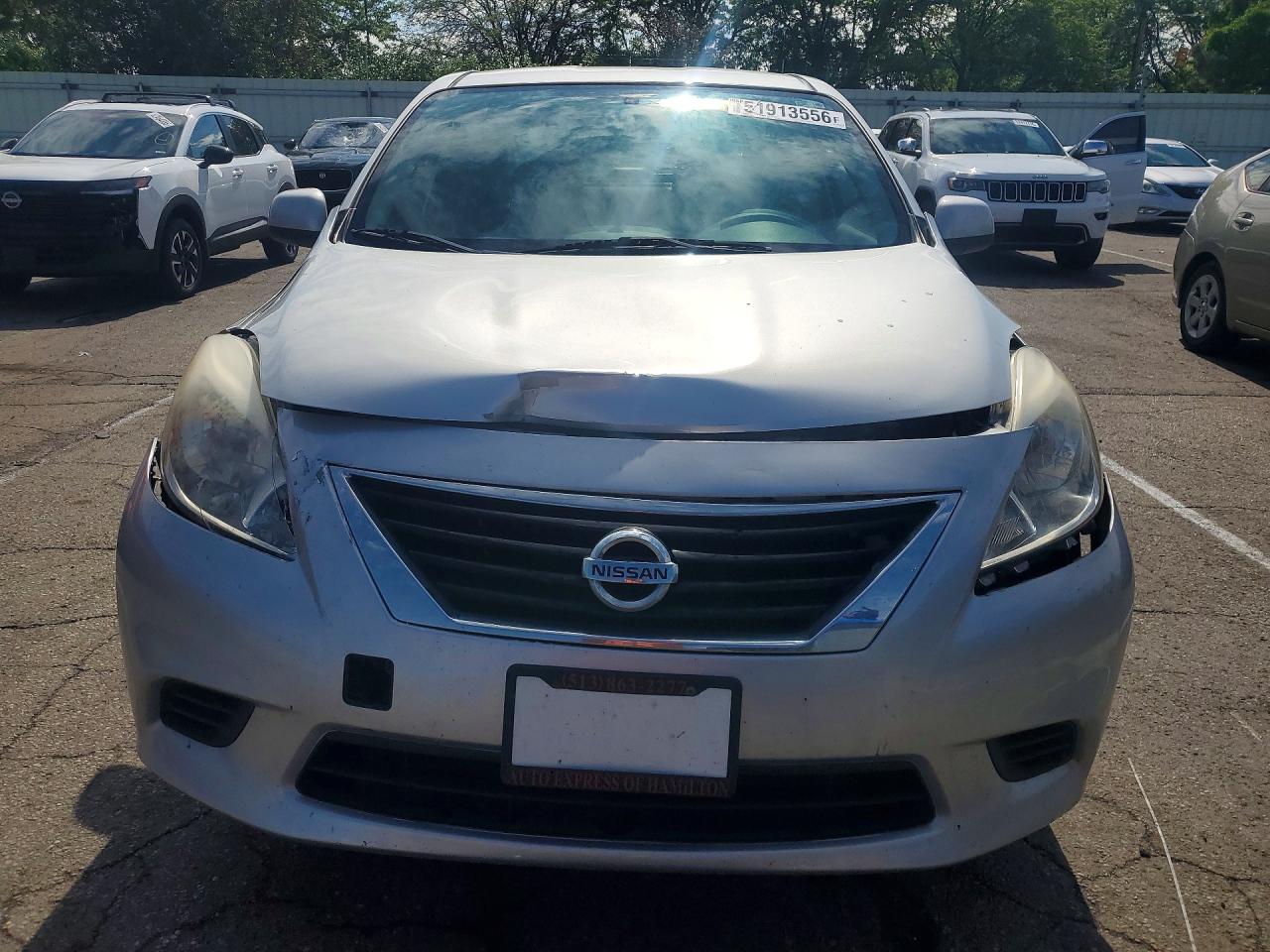 Nissan Versa 1.6 S