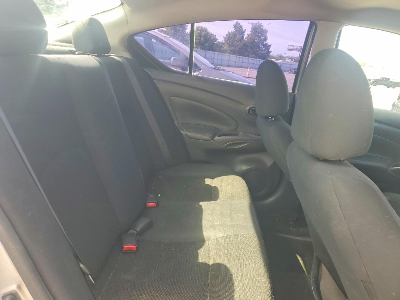 Nissan Versa 1.6 S