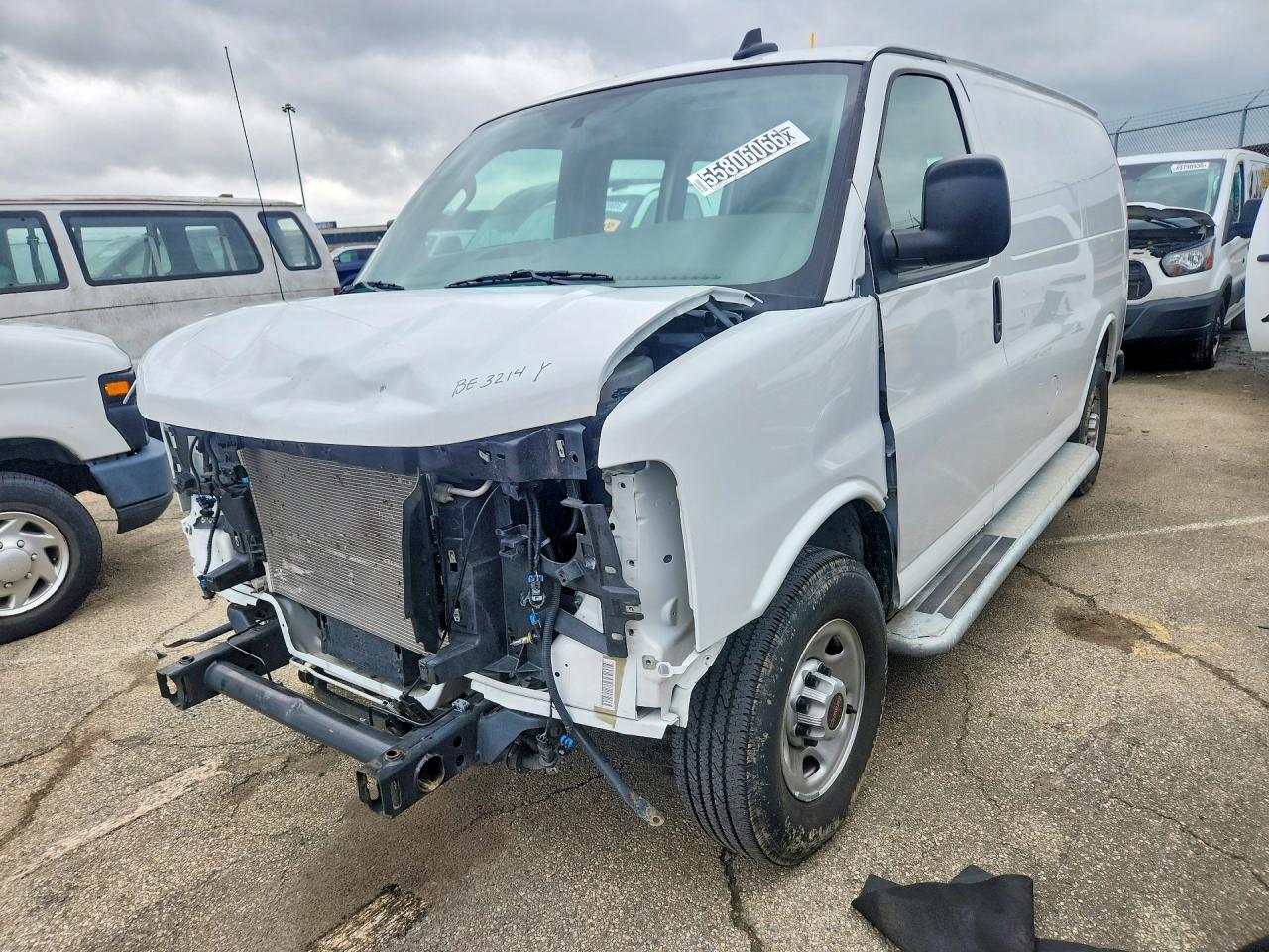 Salvage GMC Savana Image
