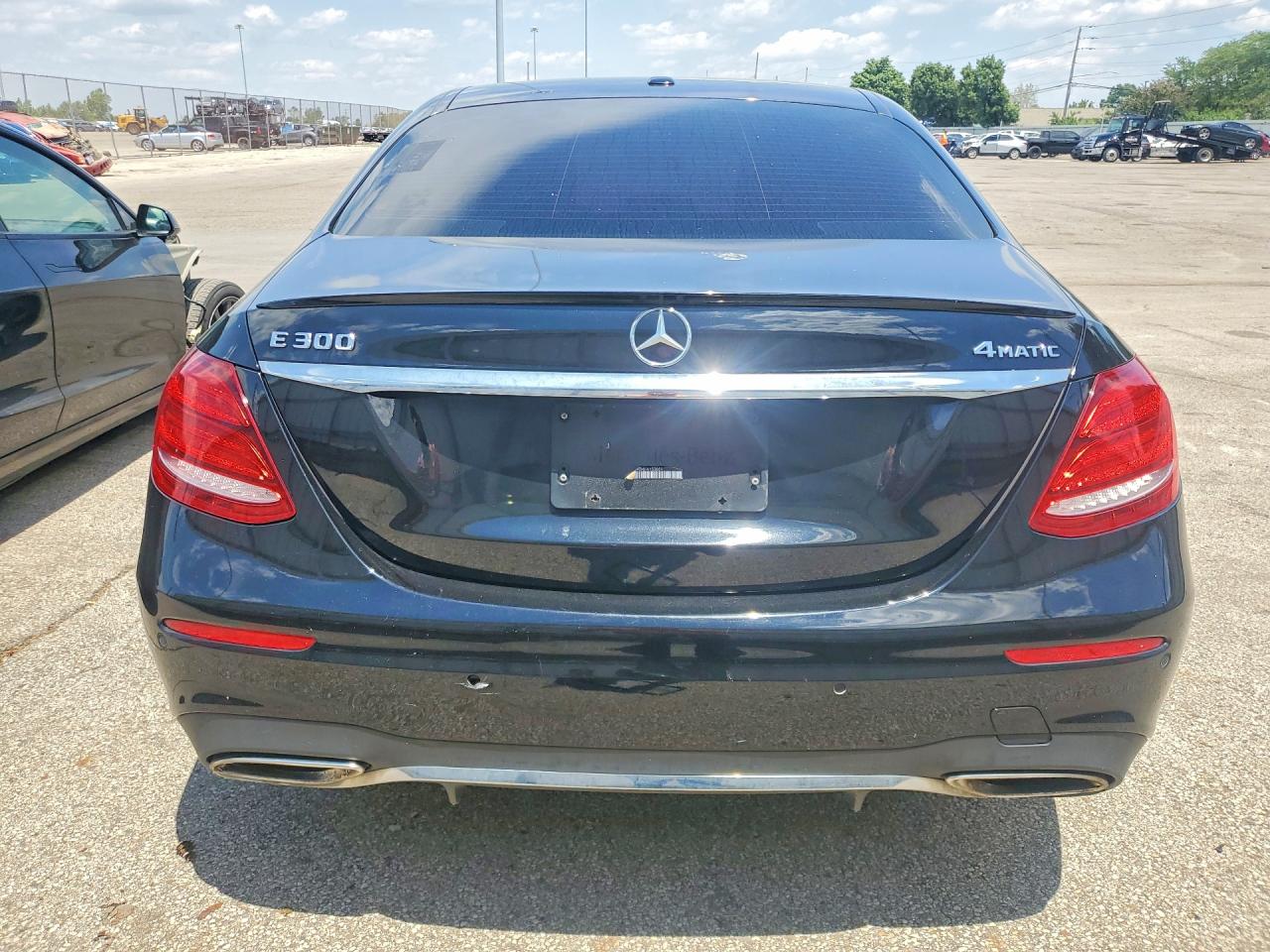 Mercedes-Benz E-Class 300 4matic