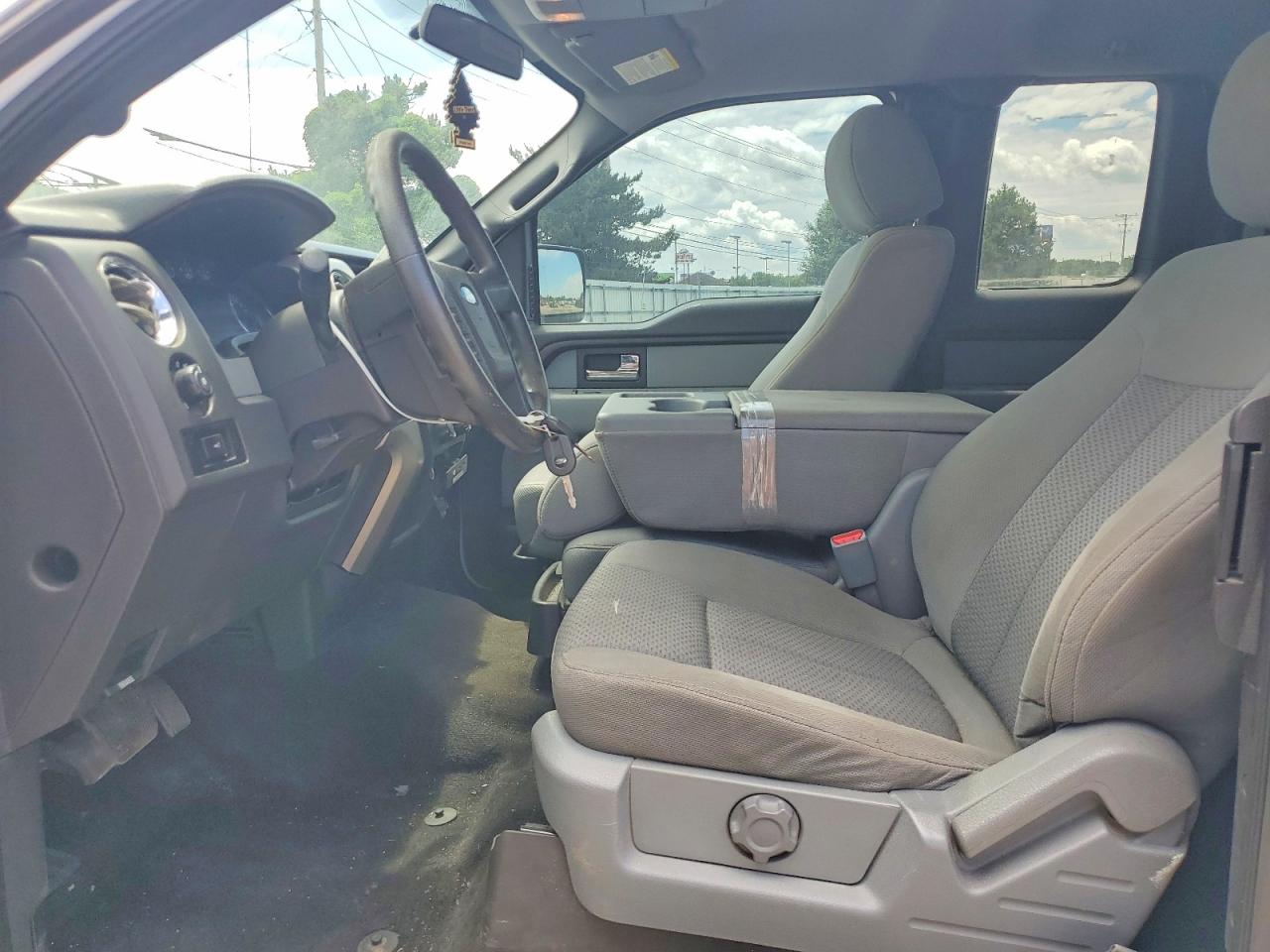 Ford F-150 Super Cab