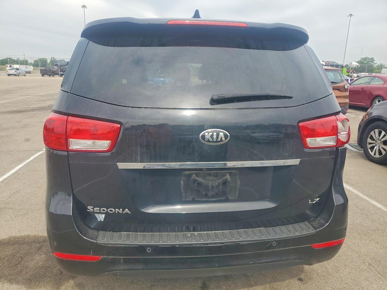 Kia Sedona Lx
