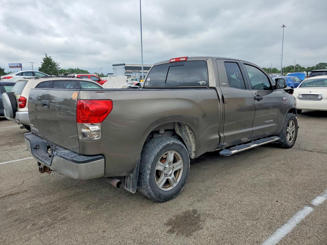 Toyota Tundra Double Cab Sr5