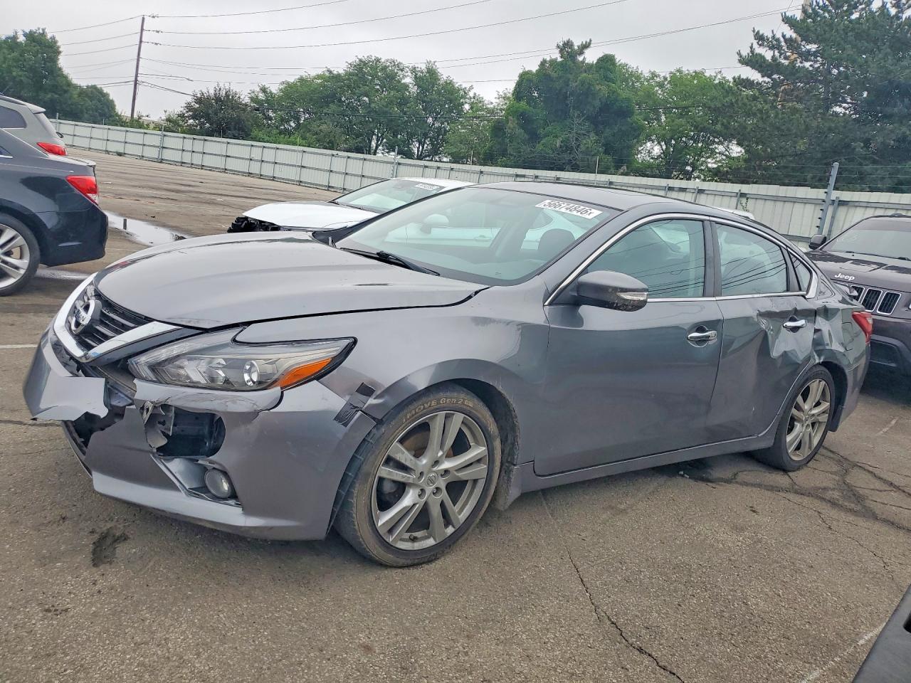 Salvage Nissan Altima Image