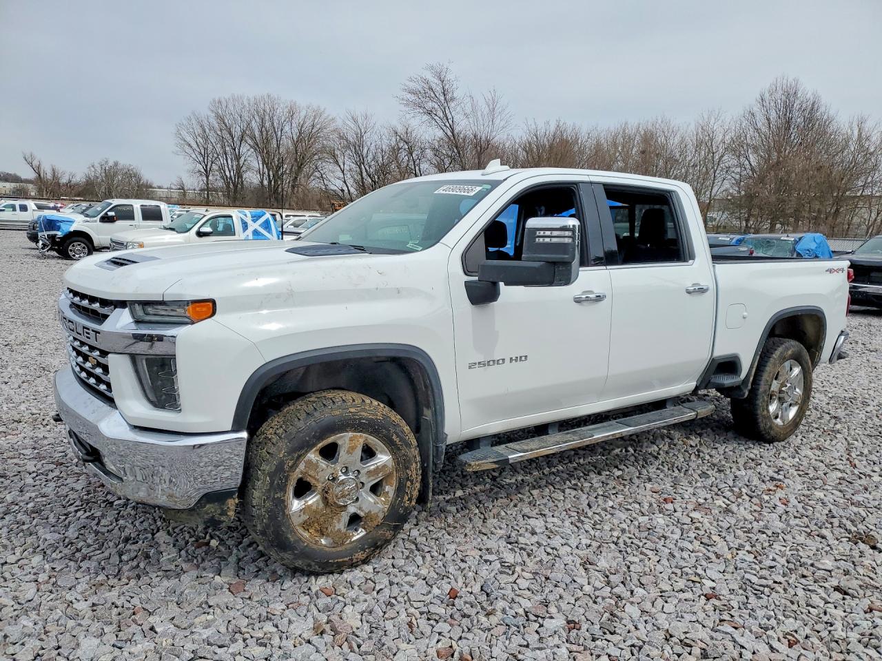 Salvage Chevrolet Silverado Image
