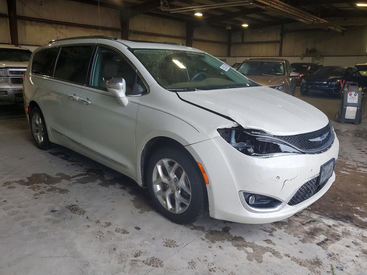 Chrysler Pacifica Limited