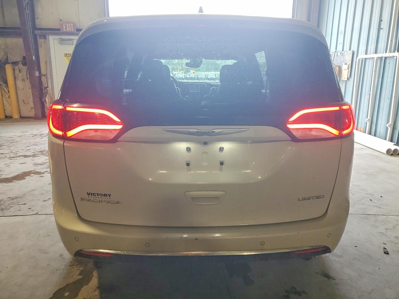 Chrysler Pacifica Limited