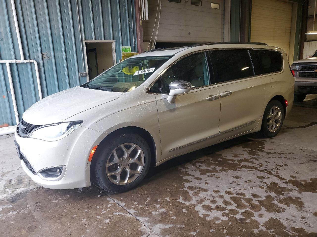 Salvage Chrysler Pacifica Image
