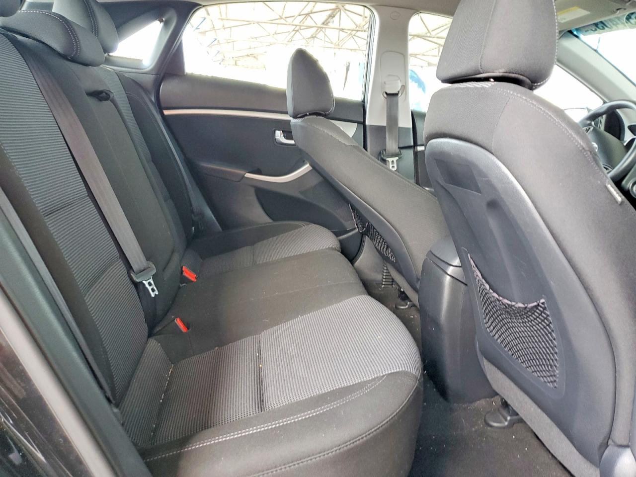 Hyundai ELANTRA Base