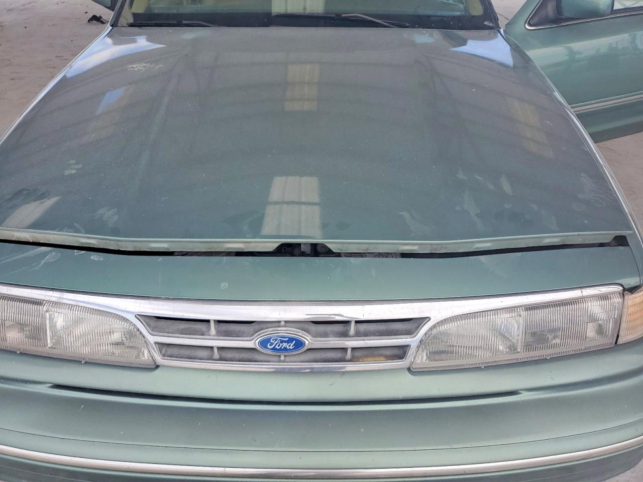 Ford Crown Vic Lx
