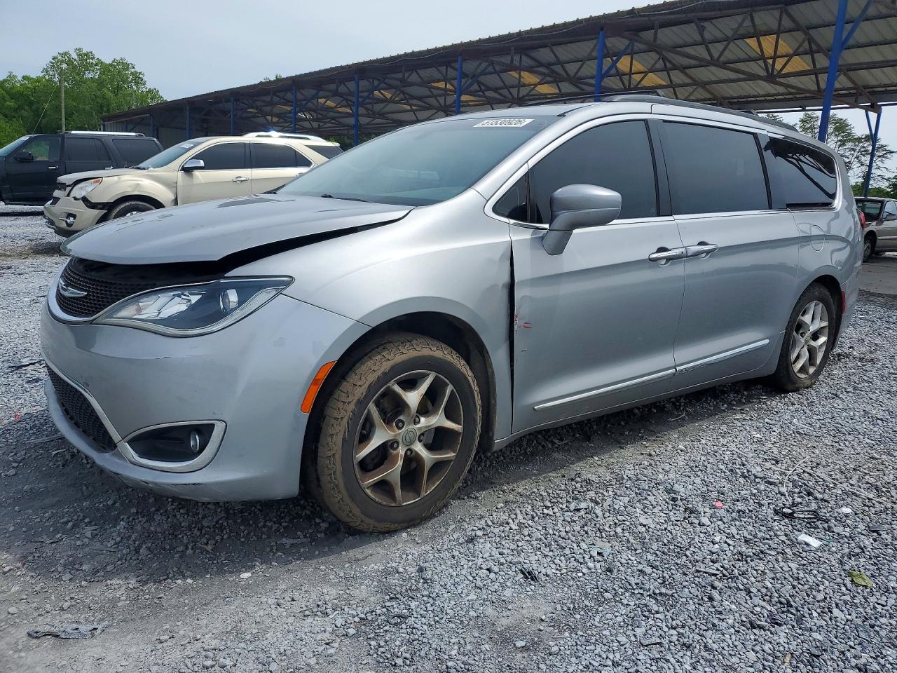 Salvage Chrysler Pacifica Image