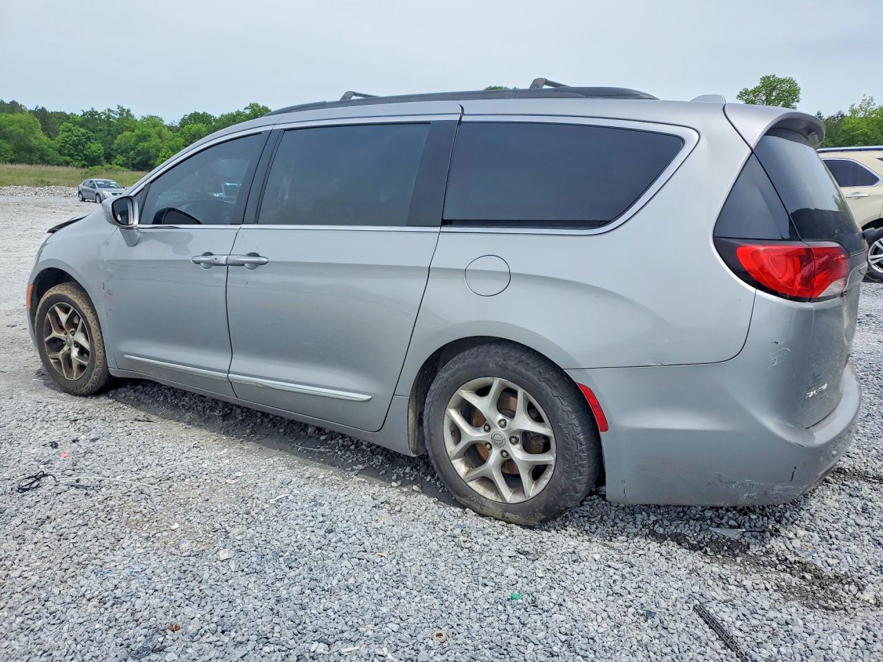 Chrysler Pacifica Touring L