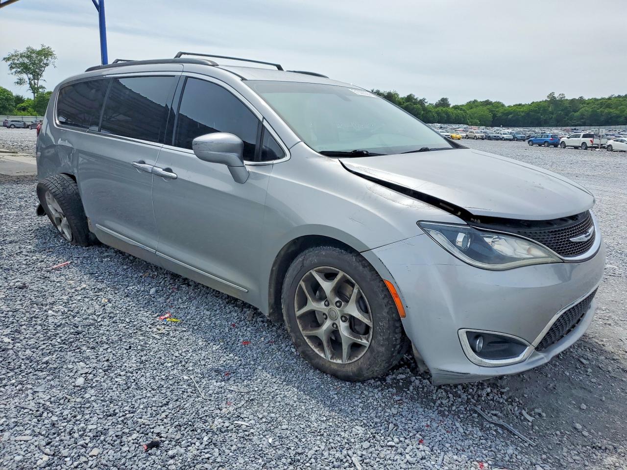 Chrysler Pacifica Touring L