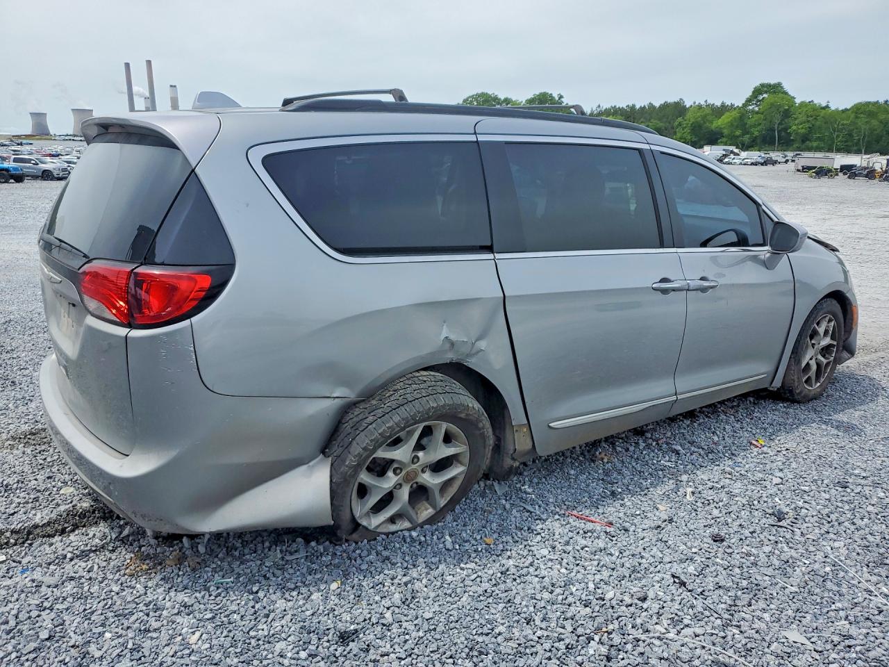 Chrysler Pacifica Touring L