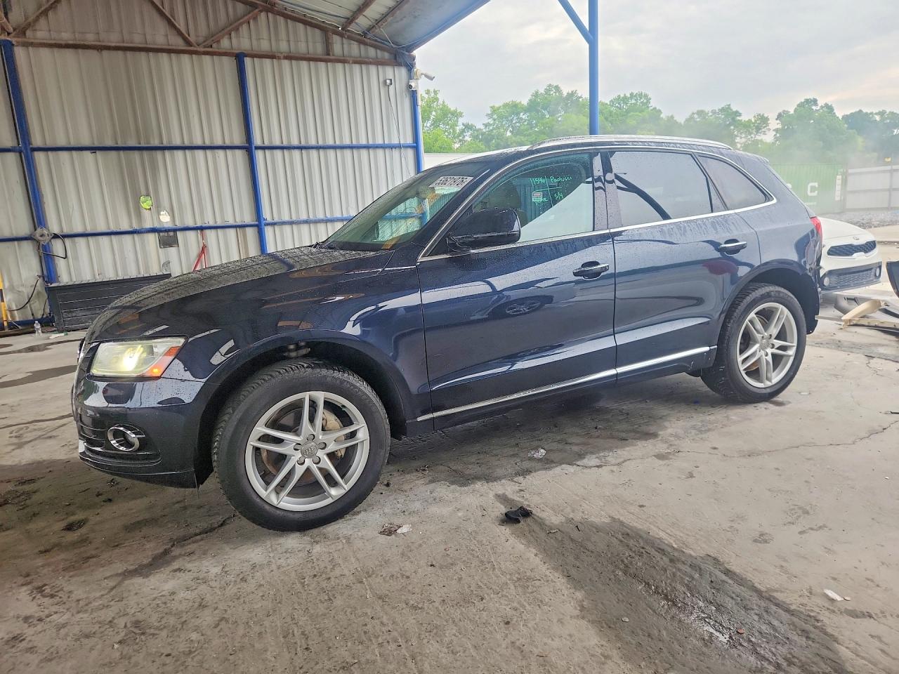 Salvage Audi Q5 Image