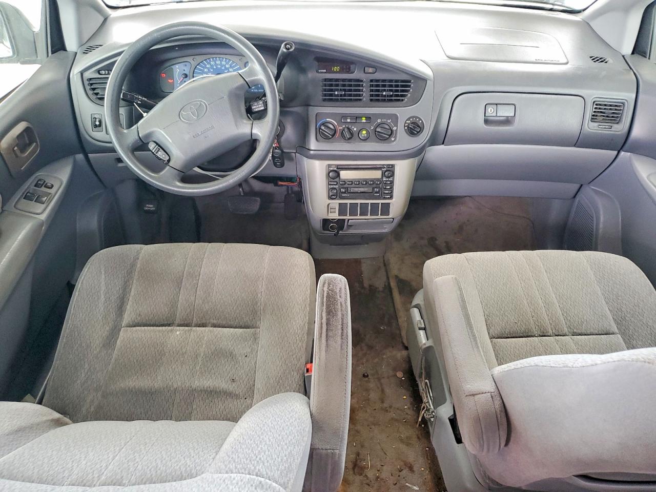 Toyota Sienna Ce