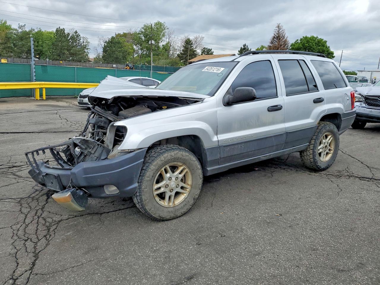 Salvage Jeep Cherokee Image