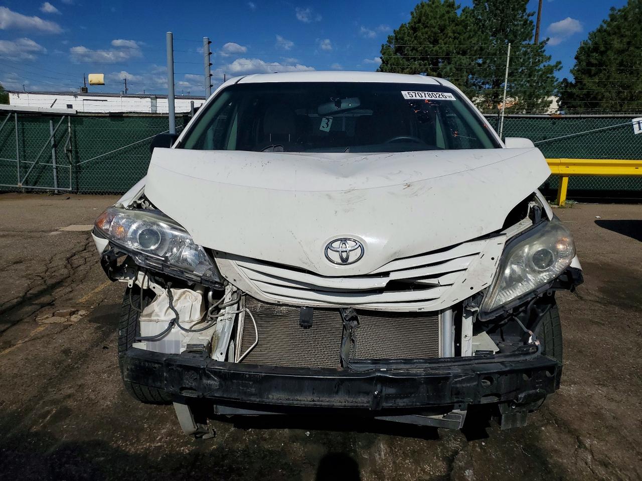 Toyota Sienna Le