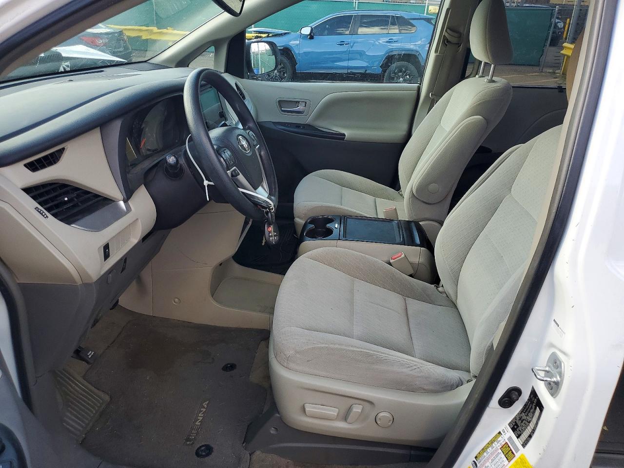 Toyota Sienna Le
