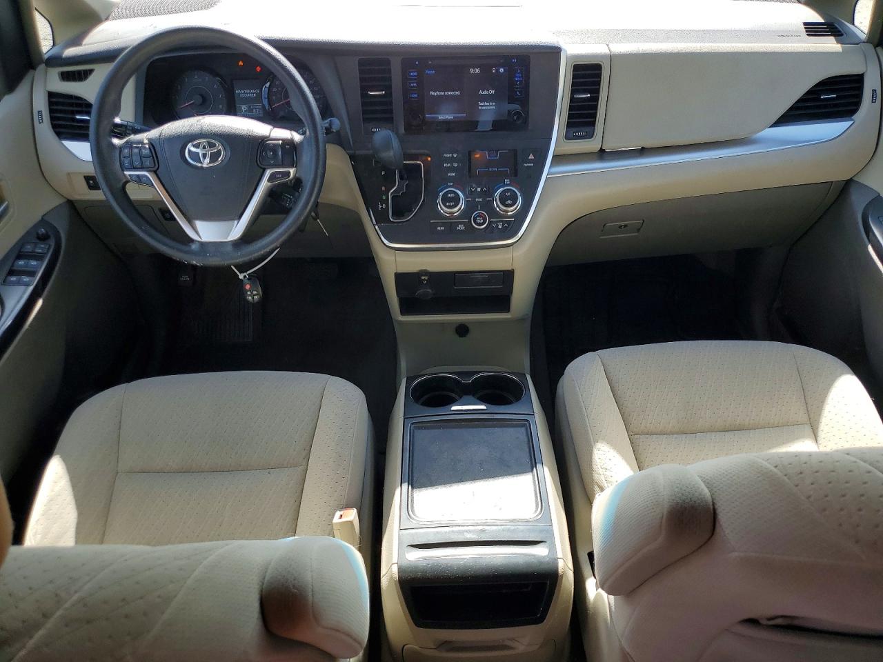 Toyota Sienna Le