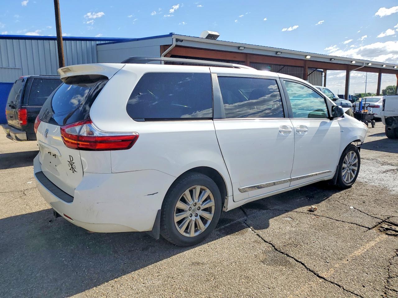 Toyota Sienna Le