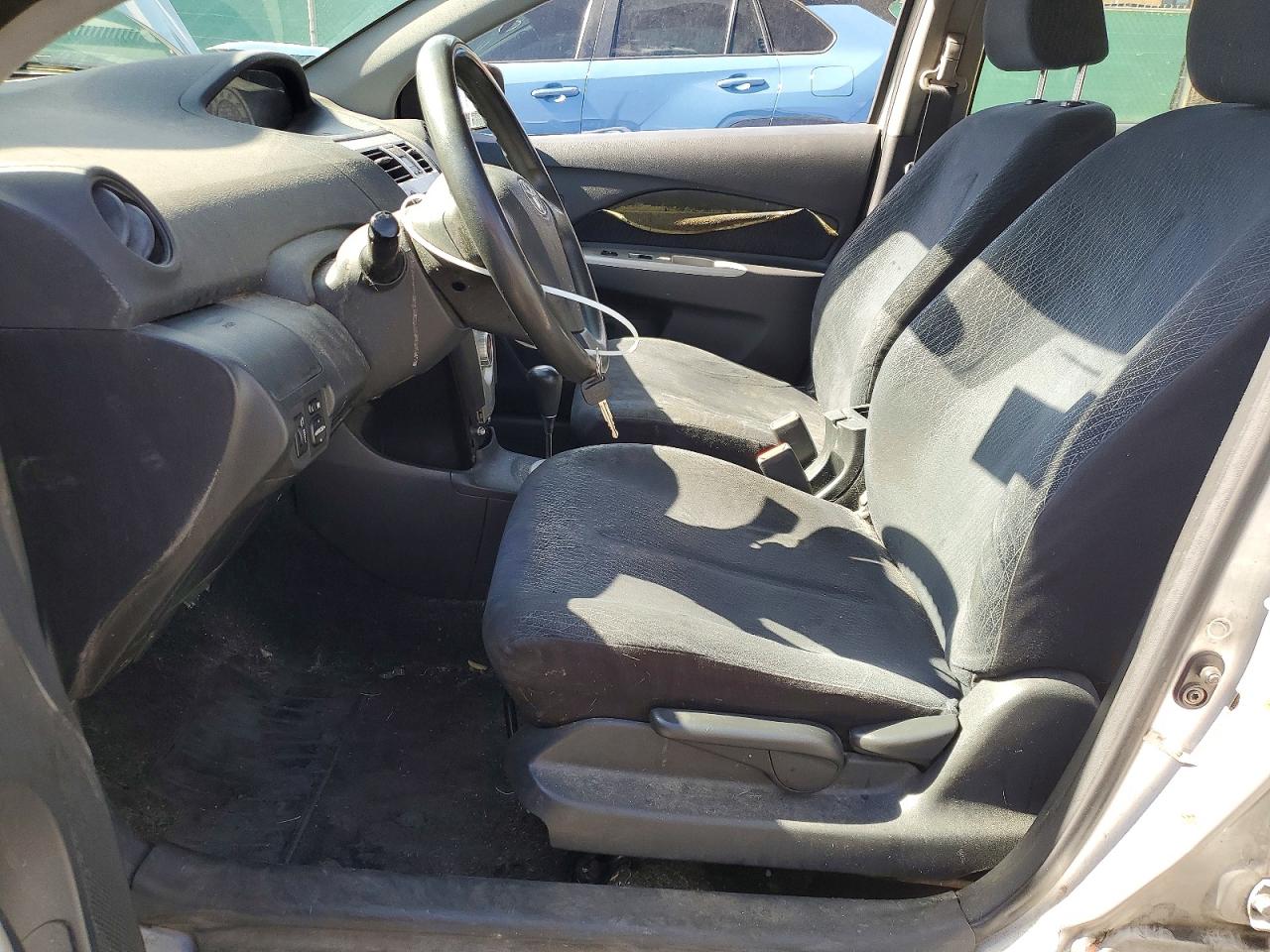 Toyota Yaris Base