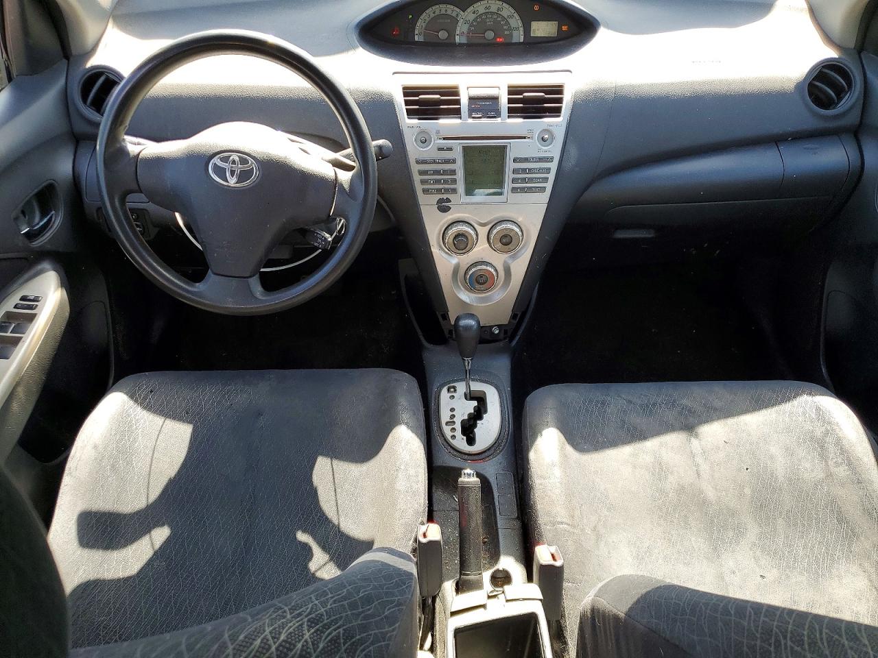 Toyota Yaris Base