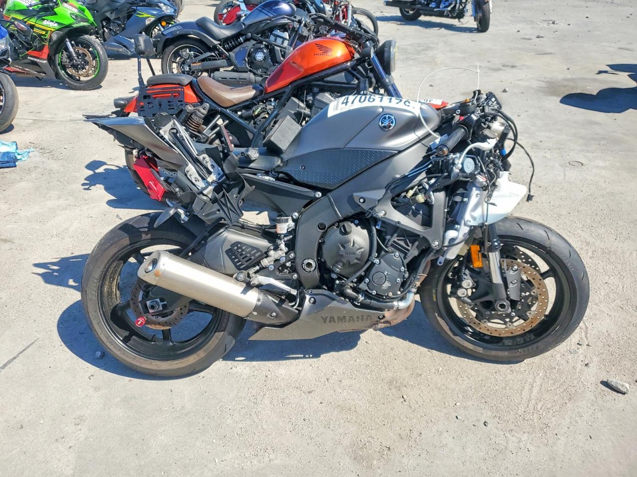 Salvage Yamaha Yzf600 Image