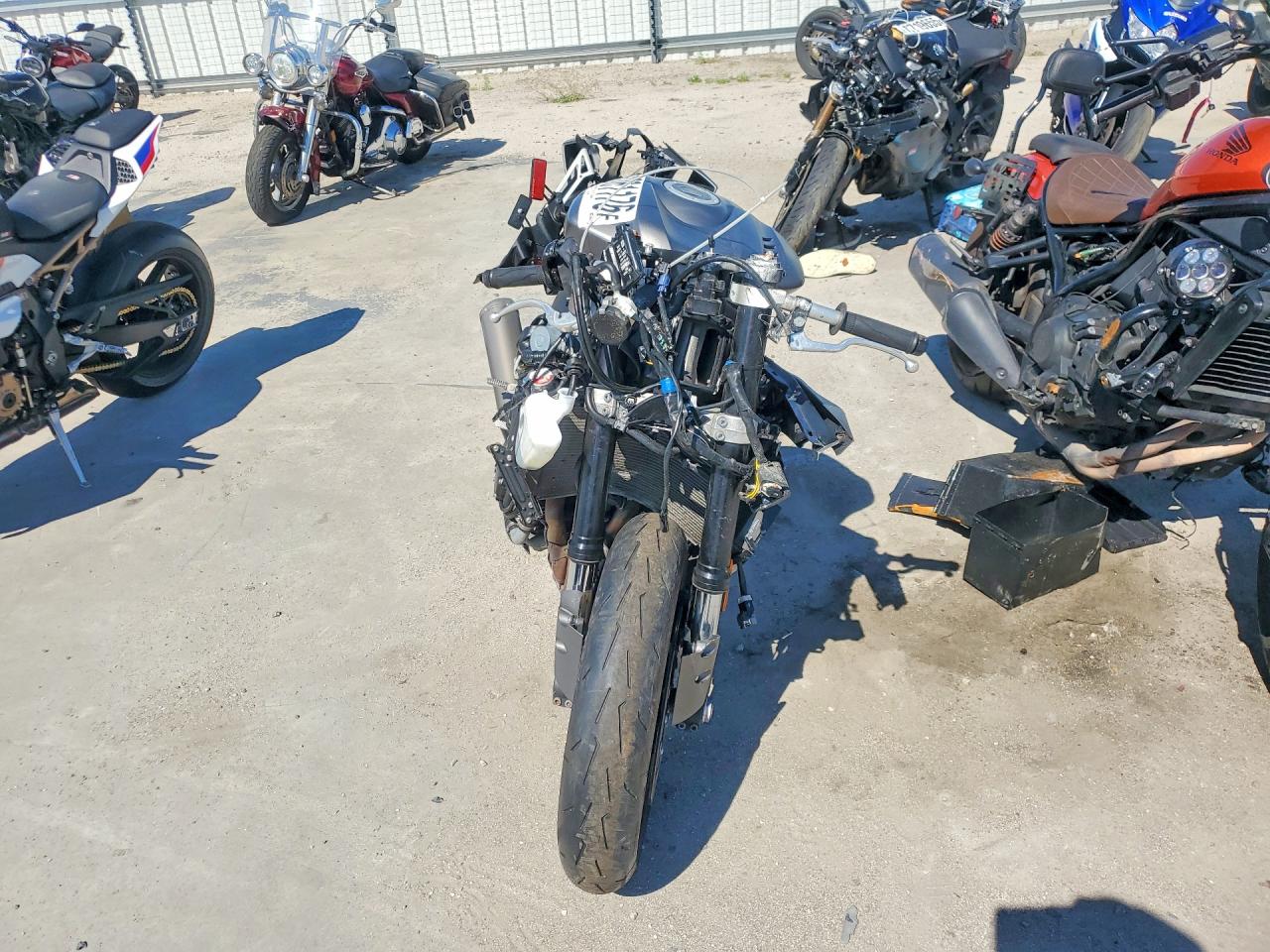Yamaha Yzf600