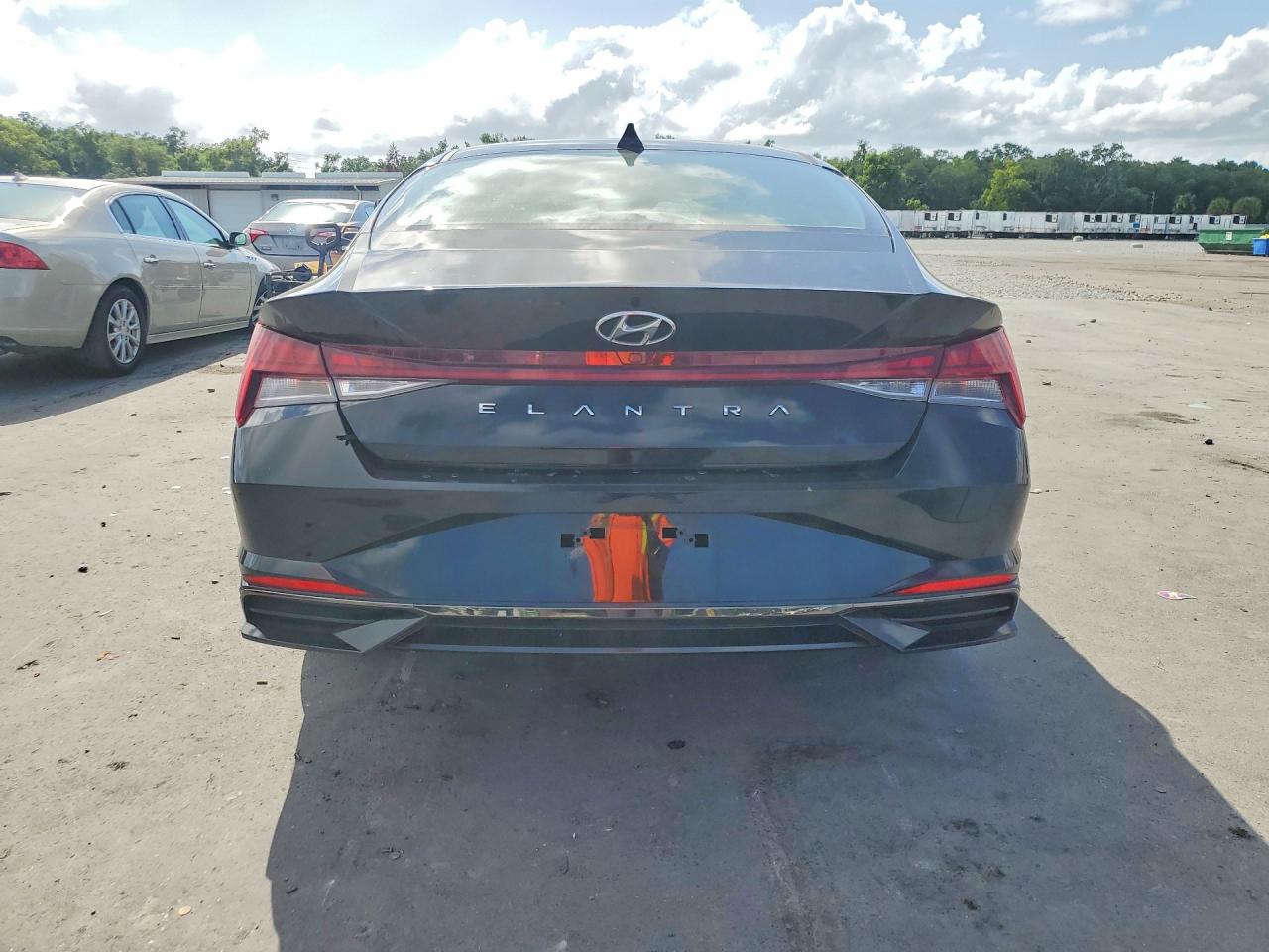 Hyundai ELANTRA Sel