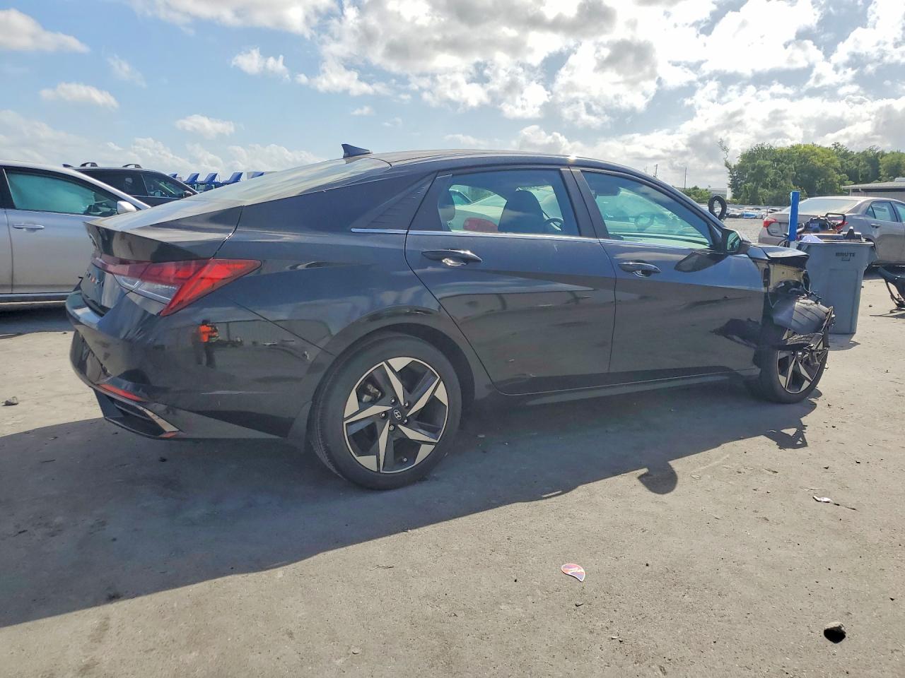 Hyundai ELANTRA Sel
