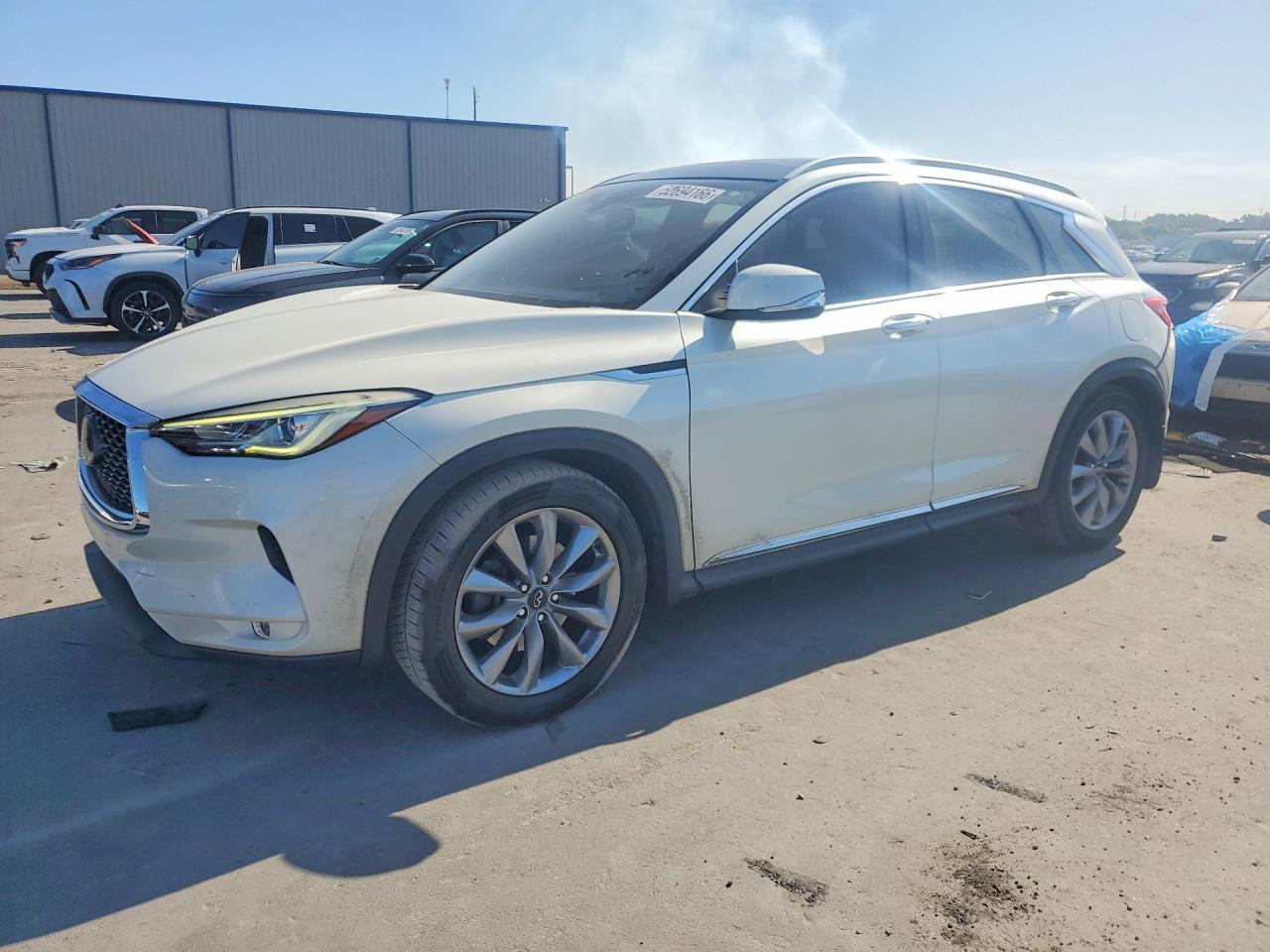 Salvage INFINITI Qx Image