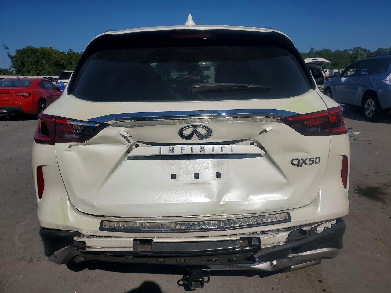 INFINITI Qx Luxe